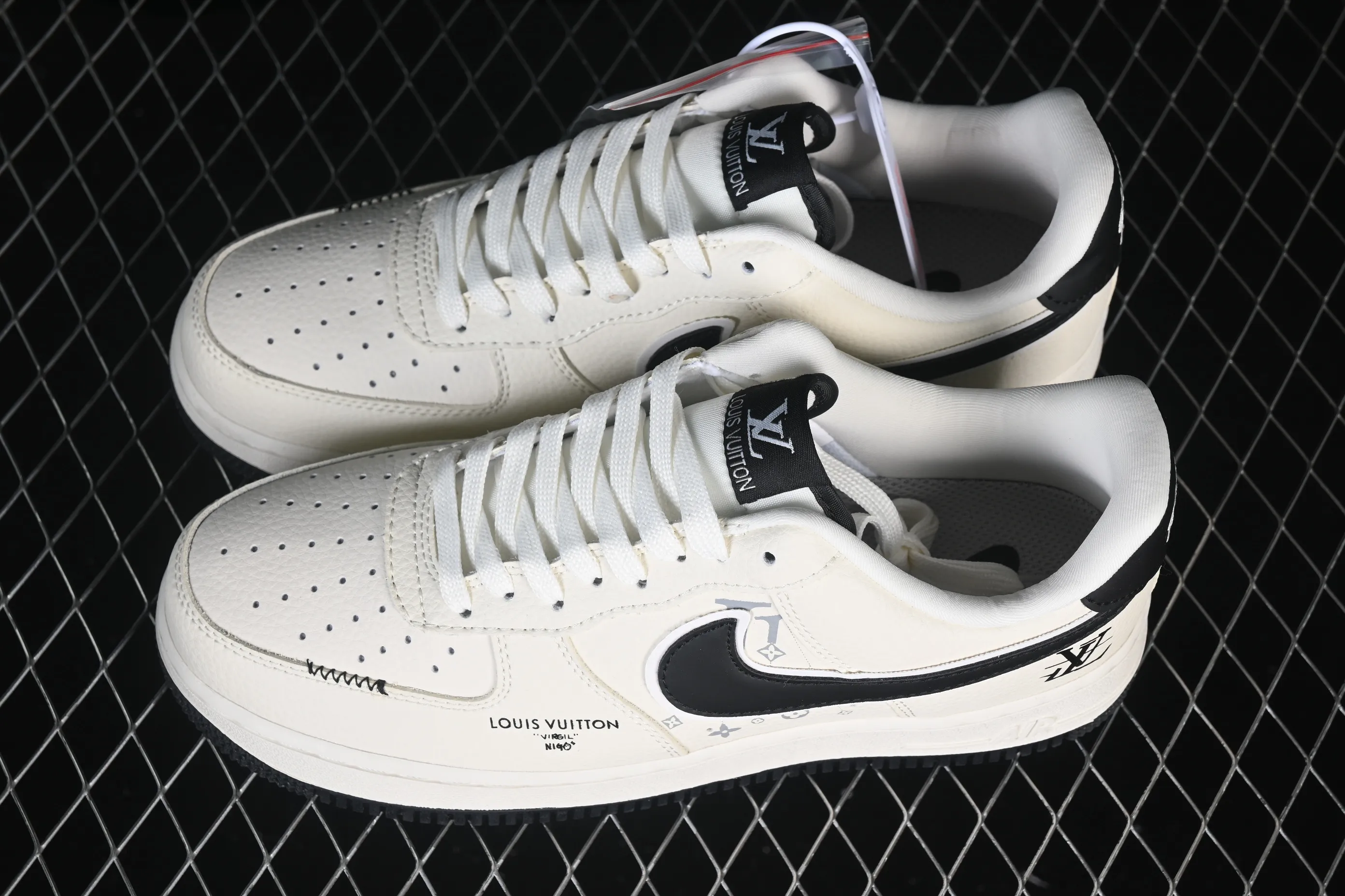 All Categories Nk Air Force 1 Air Force Series Nk Air Force 1 Low Air Force Low Nike Air Force 1'07 Low Co-branded Beige and Black Hook Air Force 1 Low-top Casual Shoes LD1999-001